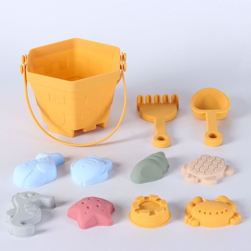 Kids Outdoor Water Toys - 11PCS Silicone beach bucket sand digging